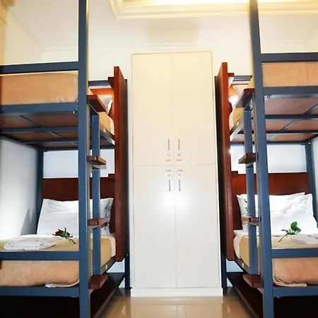 Townhouse Oak Vip Suites, Near Pnr Pasay Evangelista, Makati Manila Макати Экстерьер фото