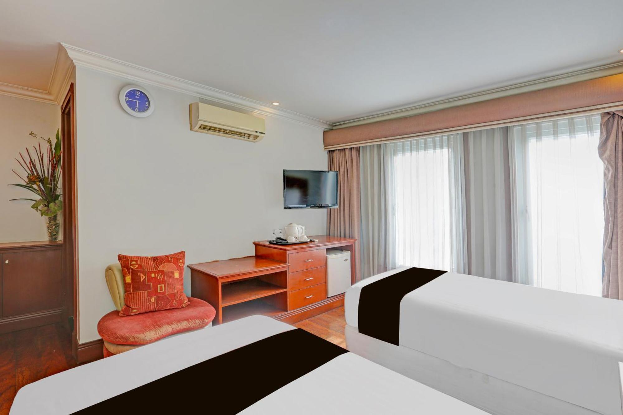 Townhouse Oak Vip Suites, Near Pnr Pasay Evangelista, Makati Manila Макати Экстерьер фото