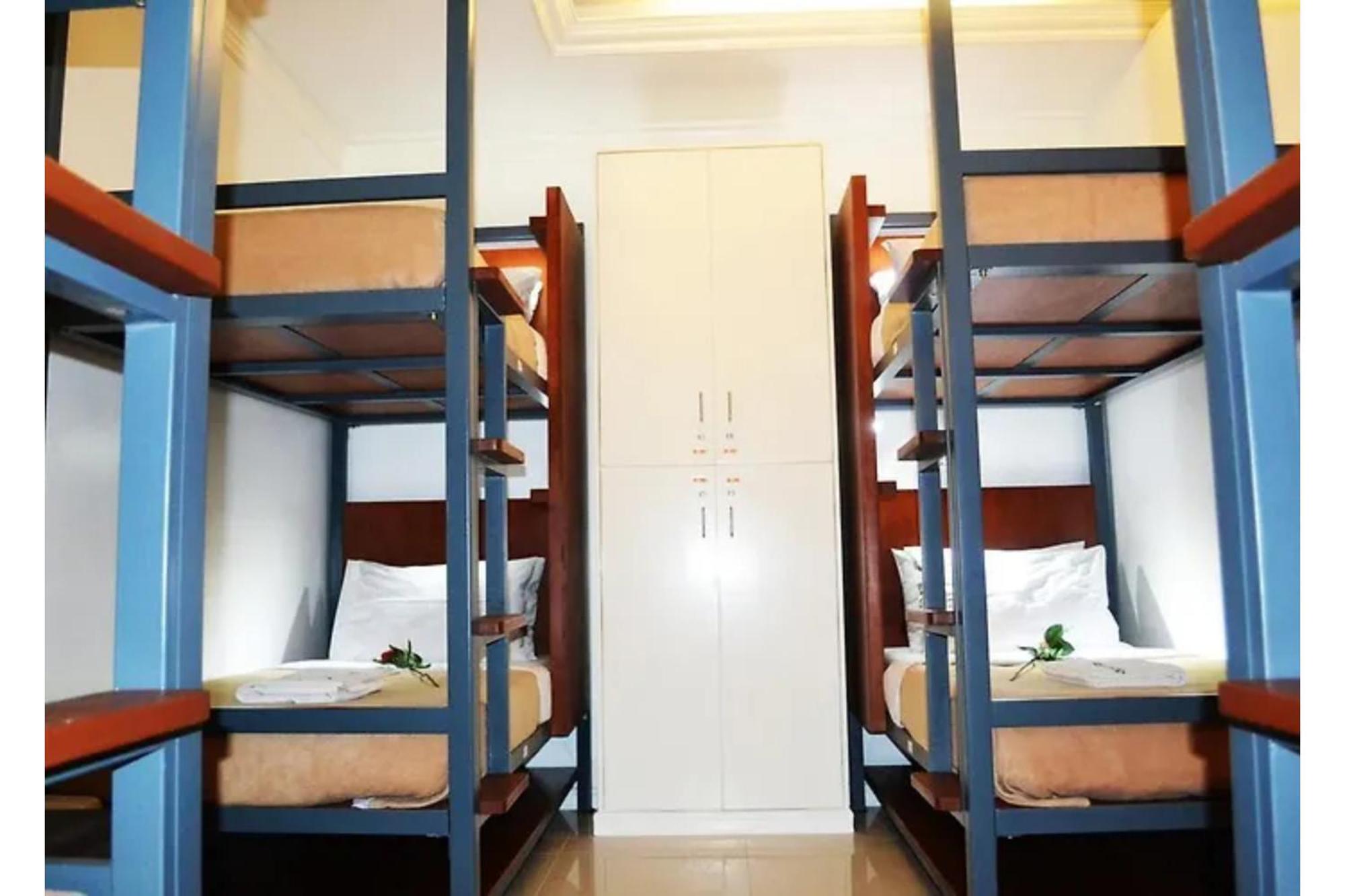 Townhouse Oak Vip Suites, Near Pnr Pasay Evangelista, Makati Manila Макати Экстерьер фото