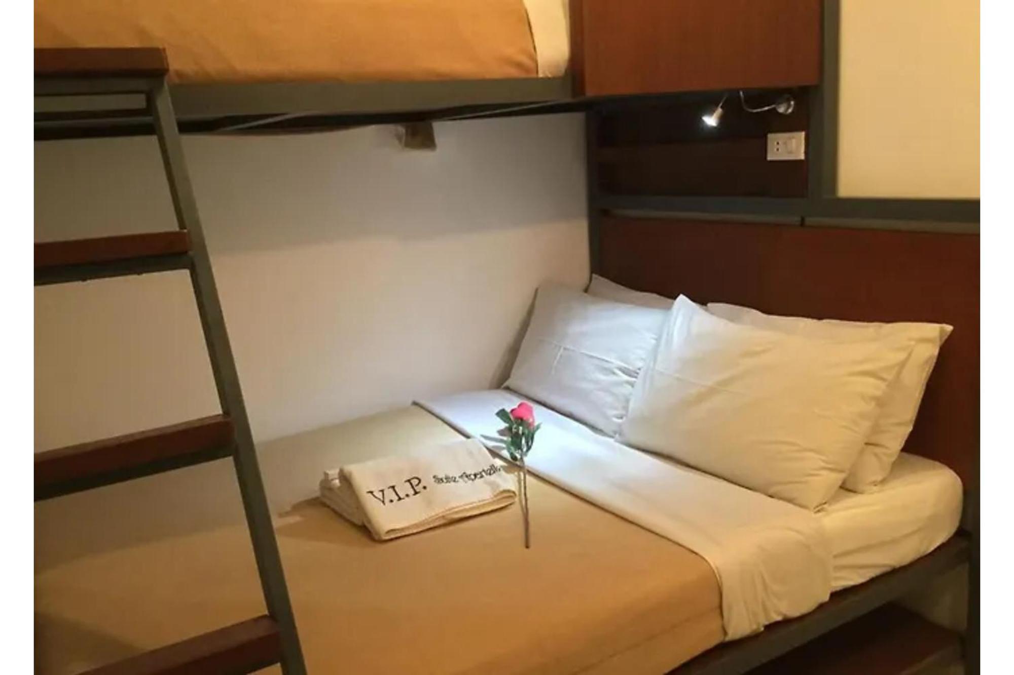 Townhouse Oak Vip Suites, Near Pnr Pasay Evangelista, Makati Manila Макати Экстерьер фото