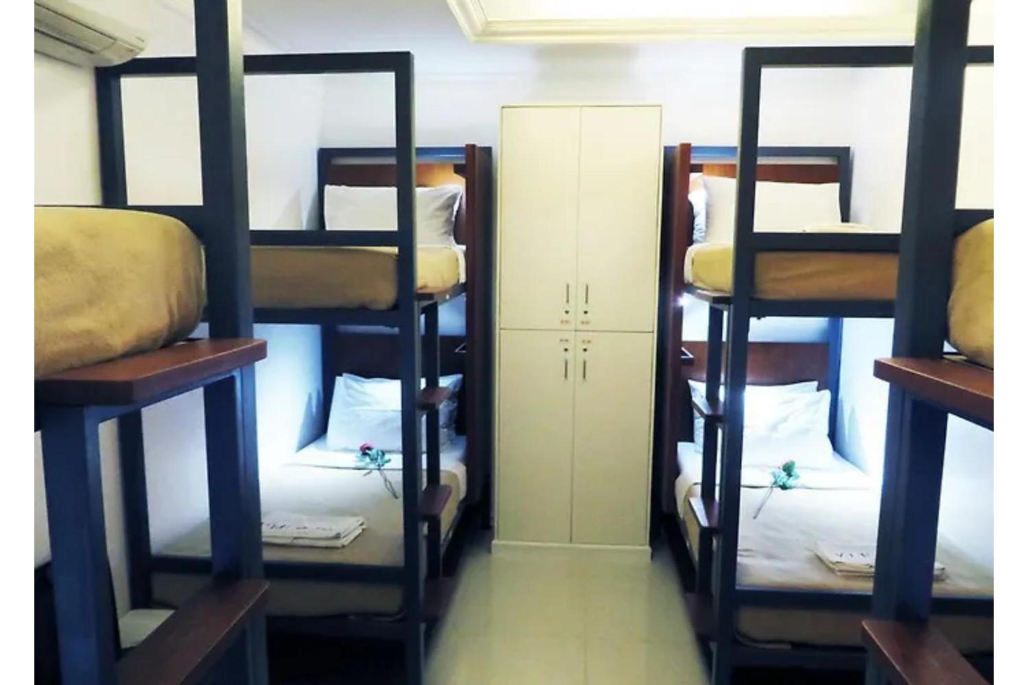 Townhouse Oak Vip Suites, Near Pnr Pasay Evangelista, Makati Manila Макати Экстерьер фото