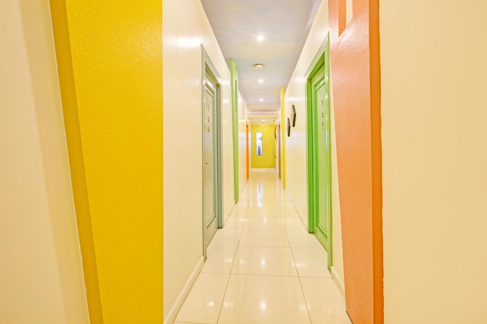 Townhouse Oak Vip Suites, Near Pnr Pasay Evangelista, Makati Manila Макати Экстерьер фото