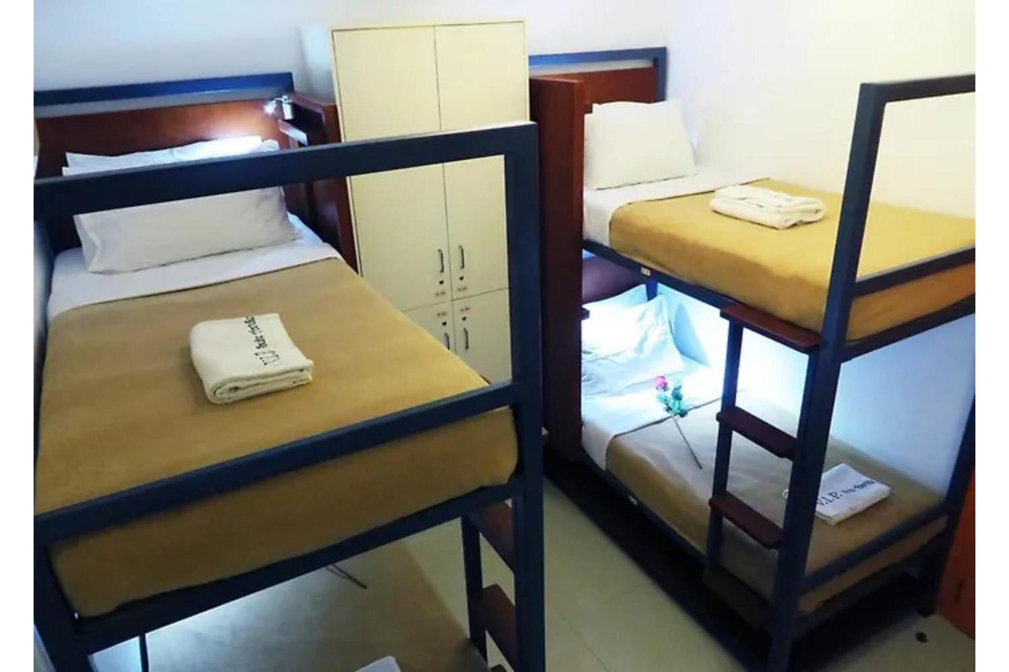 Townhouse Oak Vip Suites, Near Pnr Pasay Evangelista, Makati Manila Макати Экстерьер фото