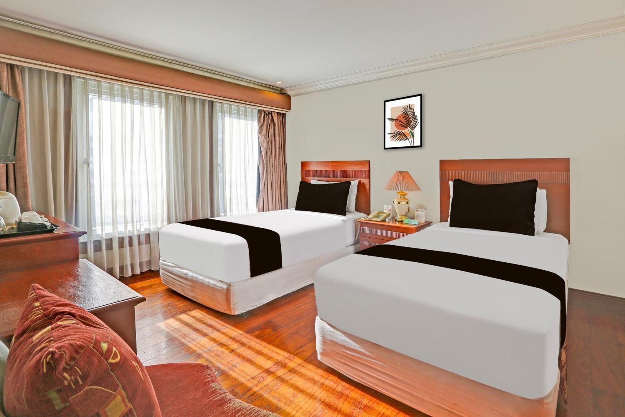 Townhouse Oak Vip Suites, Near Pnr Pasay Evangelista, Makati Manila Макати Экстерьер фото