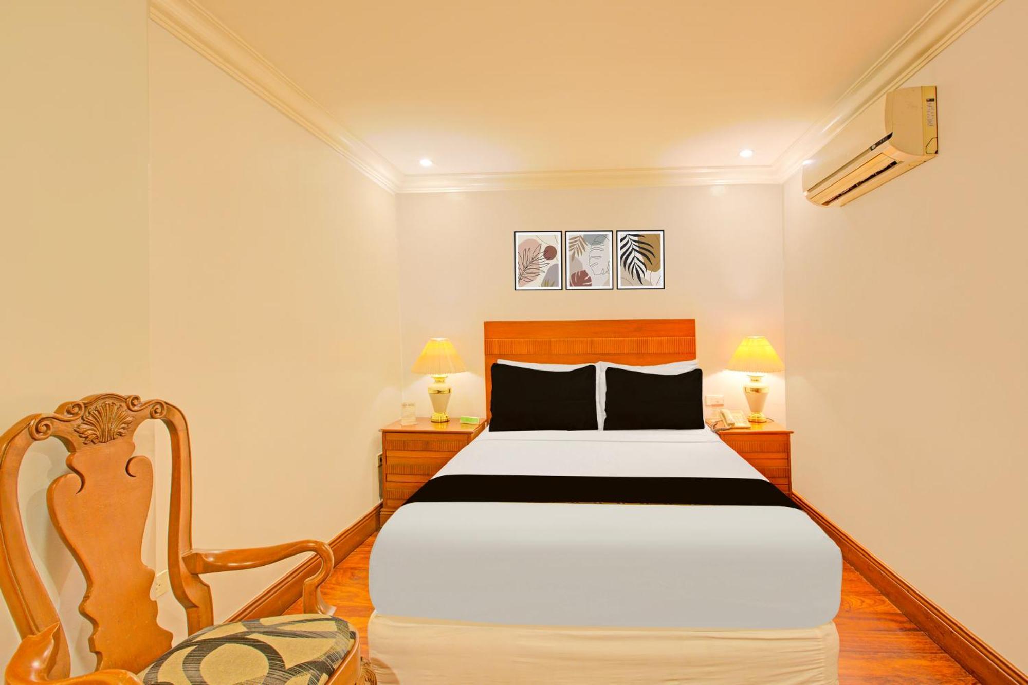 Townhouse Oak Vip Suites, Near Pnr Pasay Evangelista, Makati Manila Макати Экстерьер фото