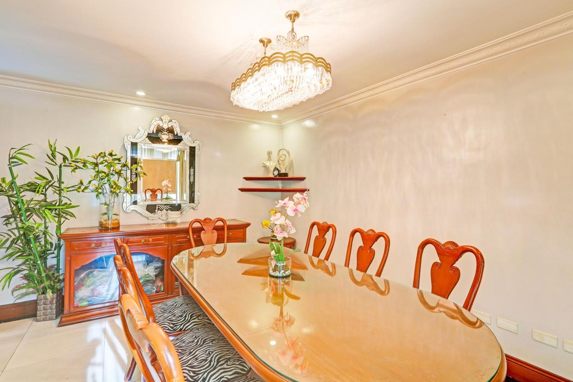 Townhouse Oak Vip Suites, Near Pnr Pasay Evangelista, Makati Manila Макати Экстерьер фото